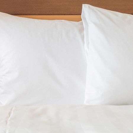 Holiday Inn Express & Suites - Cleveland Northwest By Ihg Zewnętrze zdjęcie