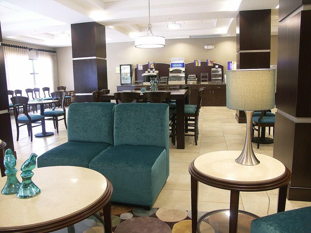 Holiday Inn Express & Suites - Cleveland Northwest By Ihg Zewnętrze zdjęcie