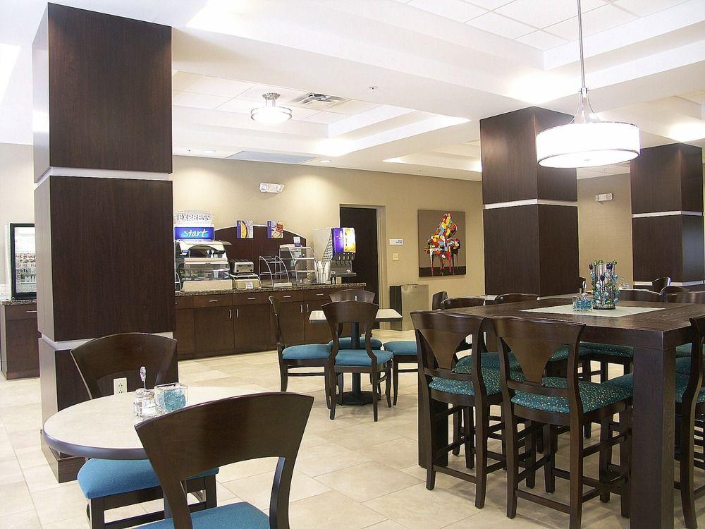 Holiday Inn Express & Suites - Cleveland Northwest By Ihg Zewnętrze zdjęcie
