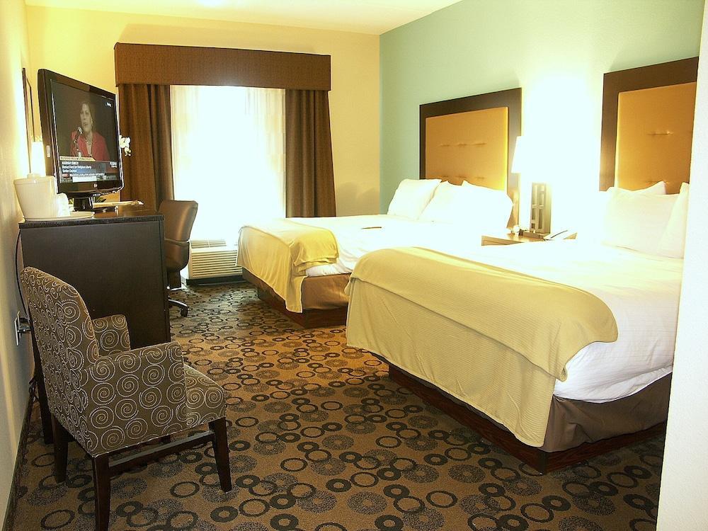Holiday Inn Express & Suites - Cleveland Northwest By Ihg Zewnętrze zdjęcie