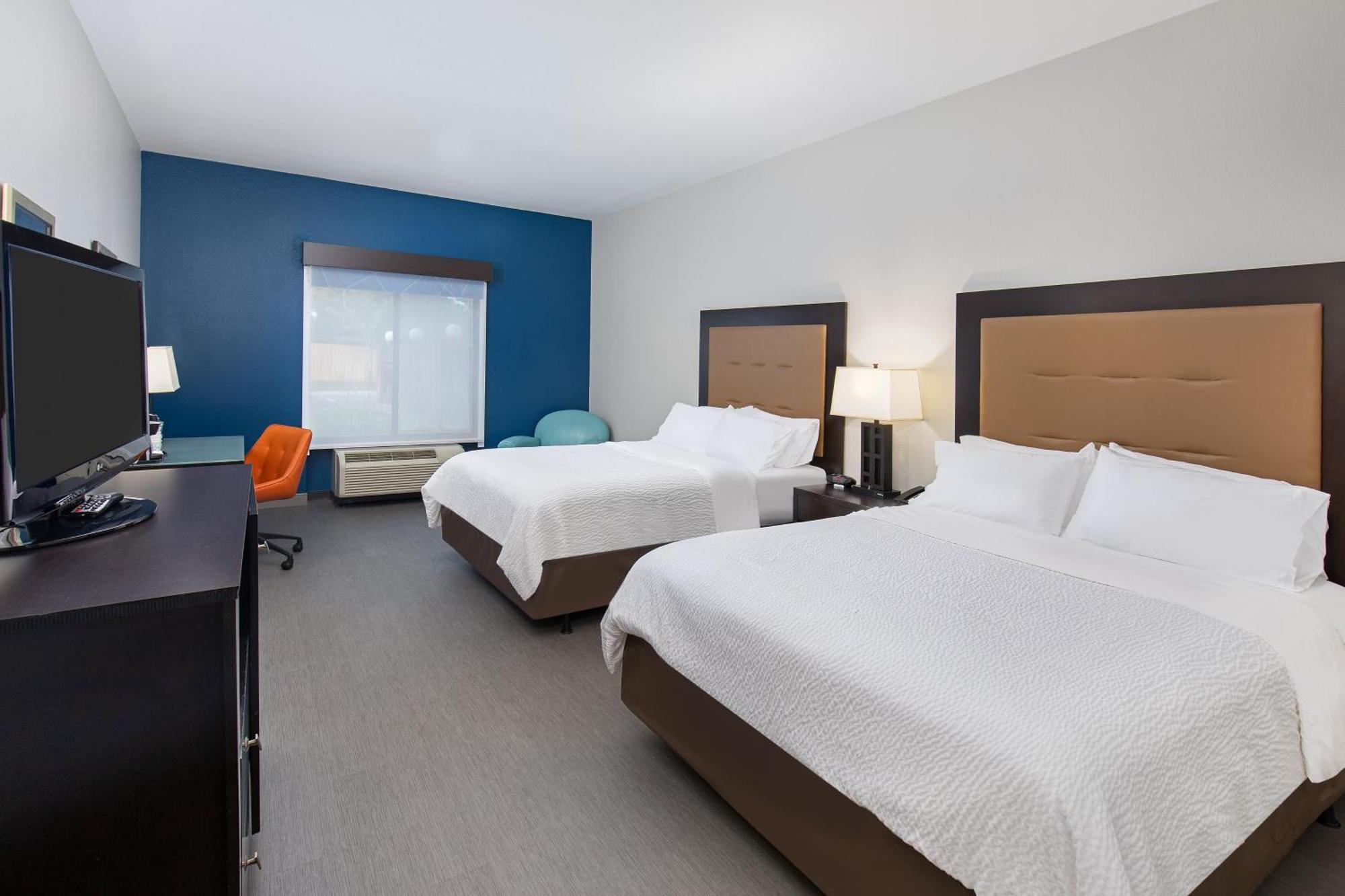 Holiday Inn Express & Suites - Cleveland Northwest By Ihg Zewnętrze zdjęcie