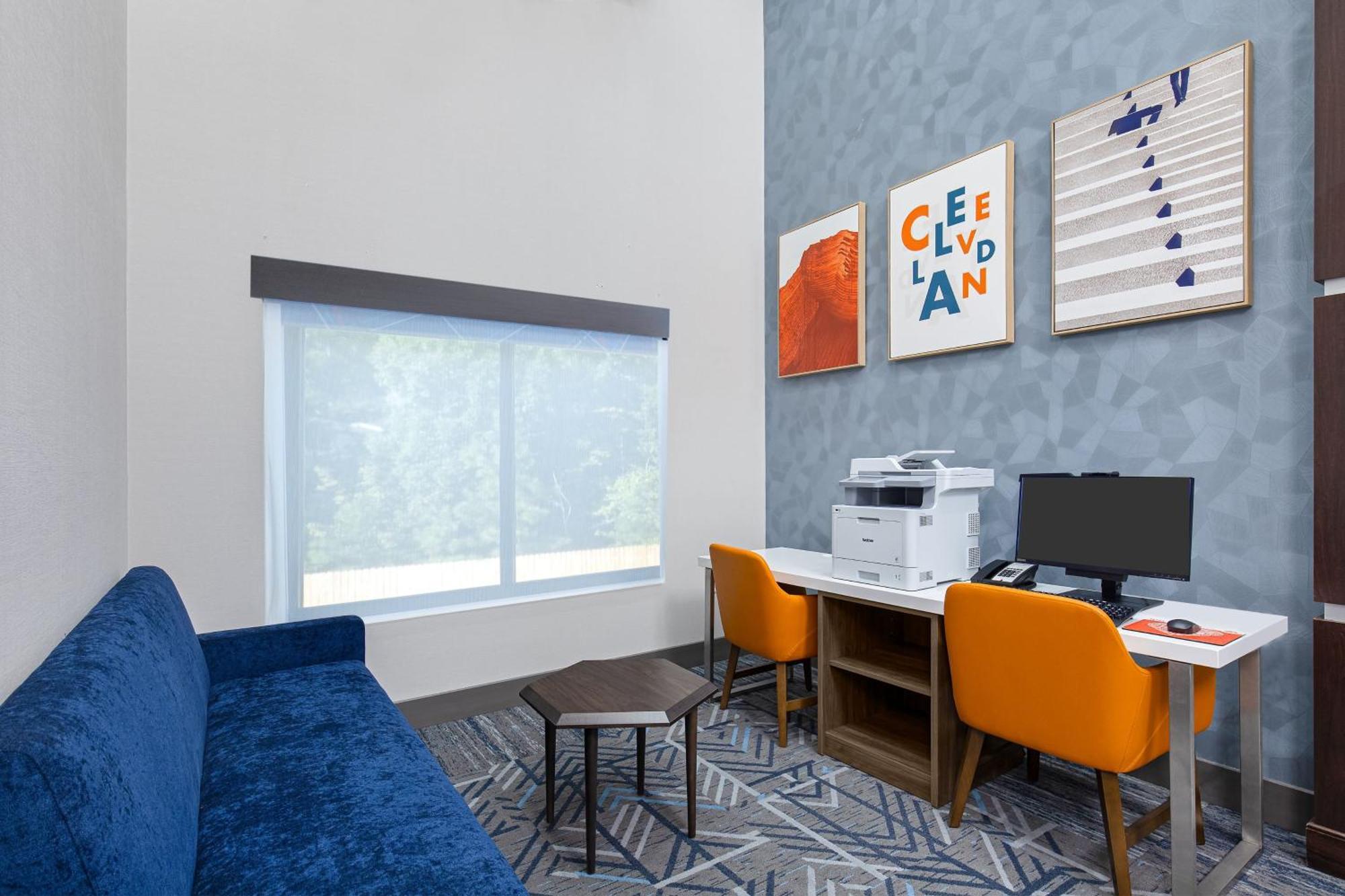 Holiday Inn Express & Suites - Cleveland Northwest By Ihg Zewnętrze zdjęcie