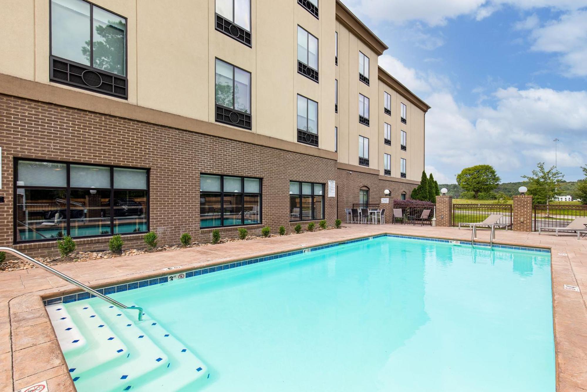 Holiday Inn Express & Suites - Cleveland Northwest By Ihg Zewnętrze zdjęcie