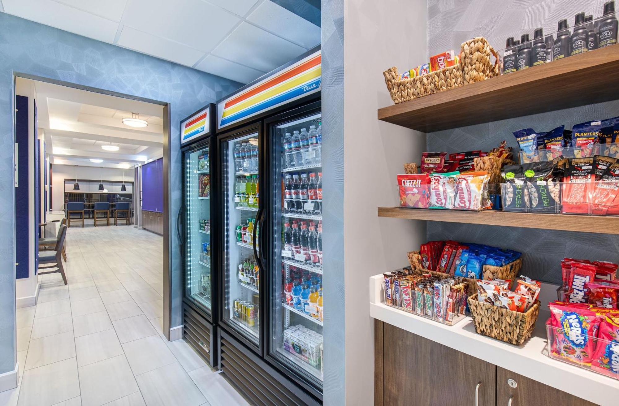 Holiday Inn Express & Suites - Cleveland Northwest By Ihg Zewnętrze zdjęcie