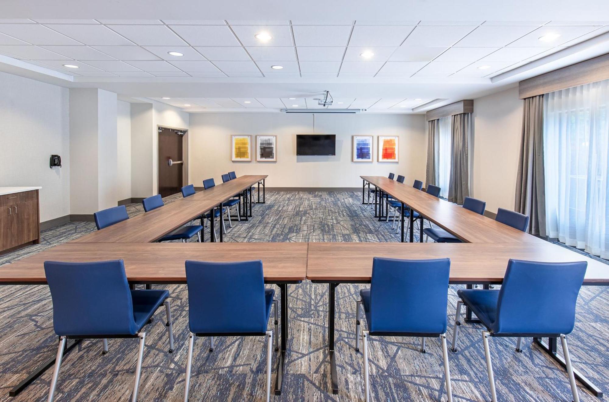Holiday Inn Express & Suites - Cleveland Northwest By Ihg Zewnętrze zdjęcie