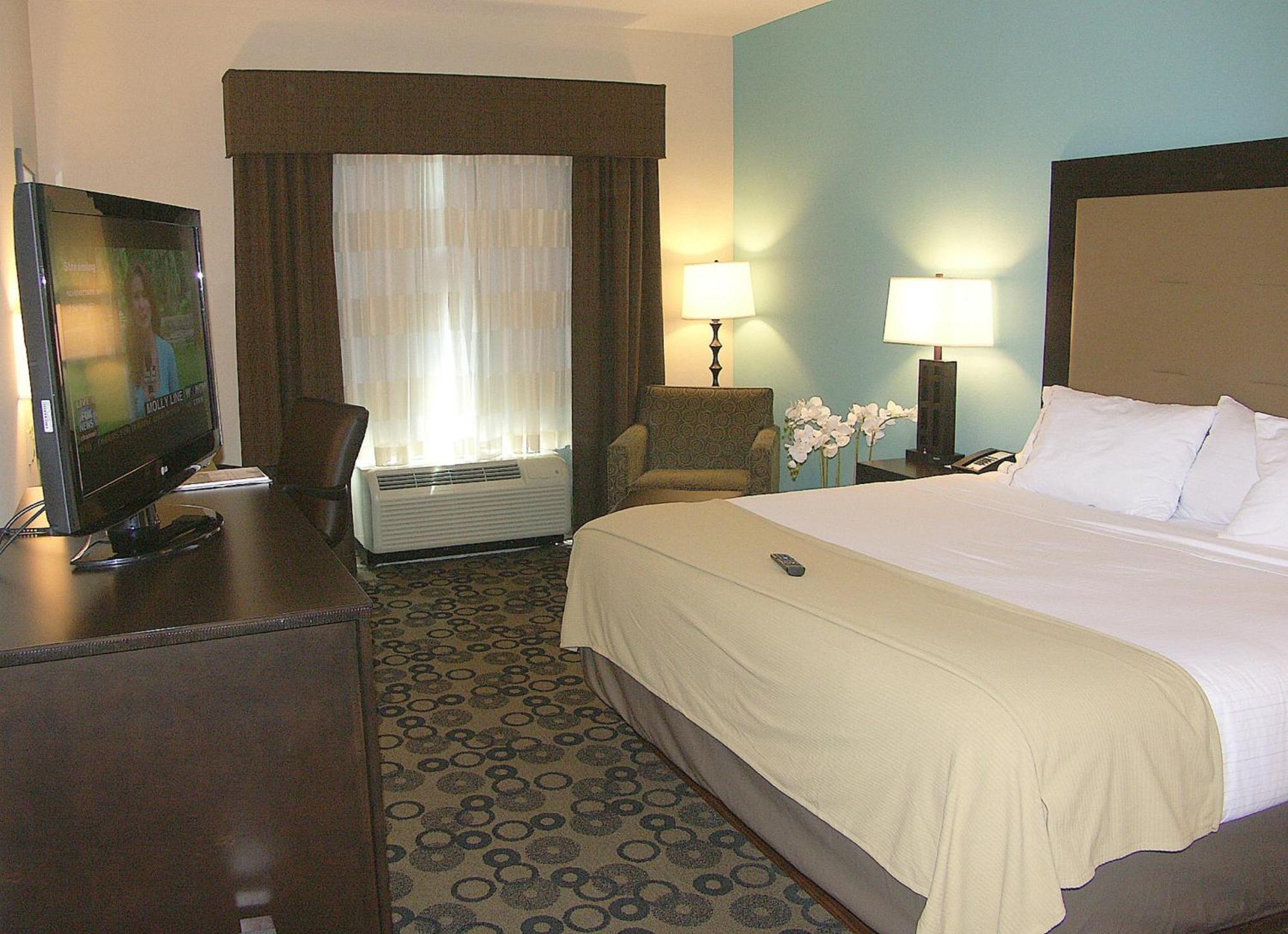Holiday Inn Express & Suites - Cleveland Northwest By Ihg Zewnętrze zdjęcie