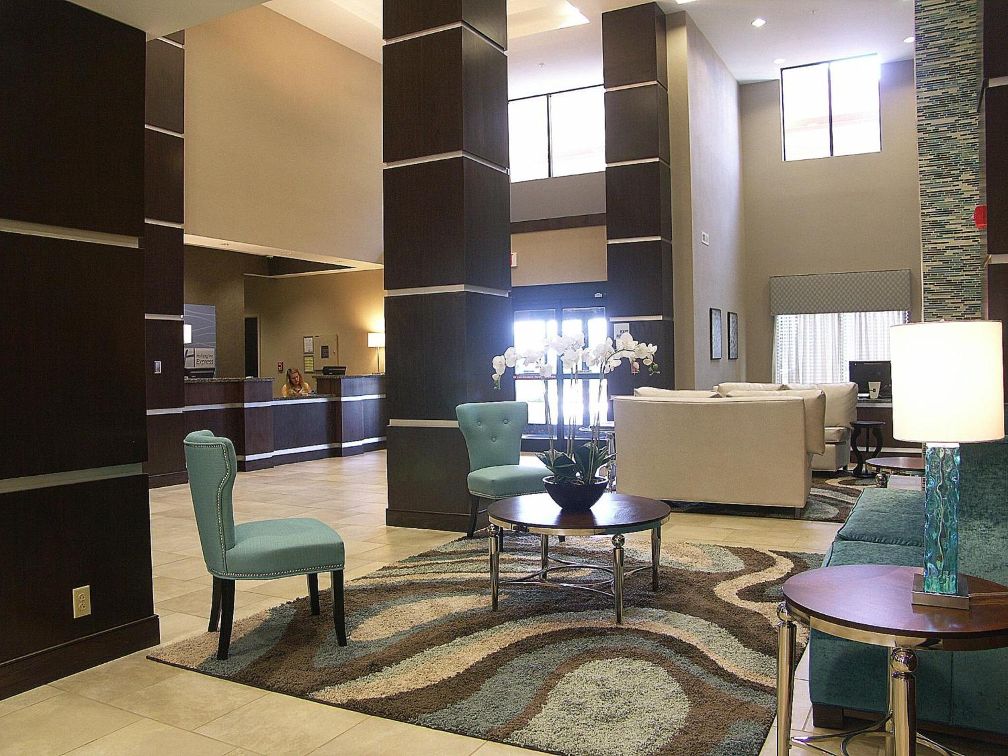 Holiday Inn Express & Suites - Cleveland Northwest By Ihg Zewnętrze zdjęcie