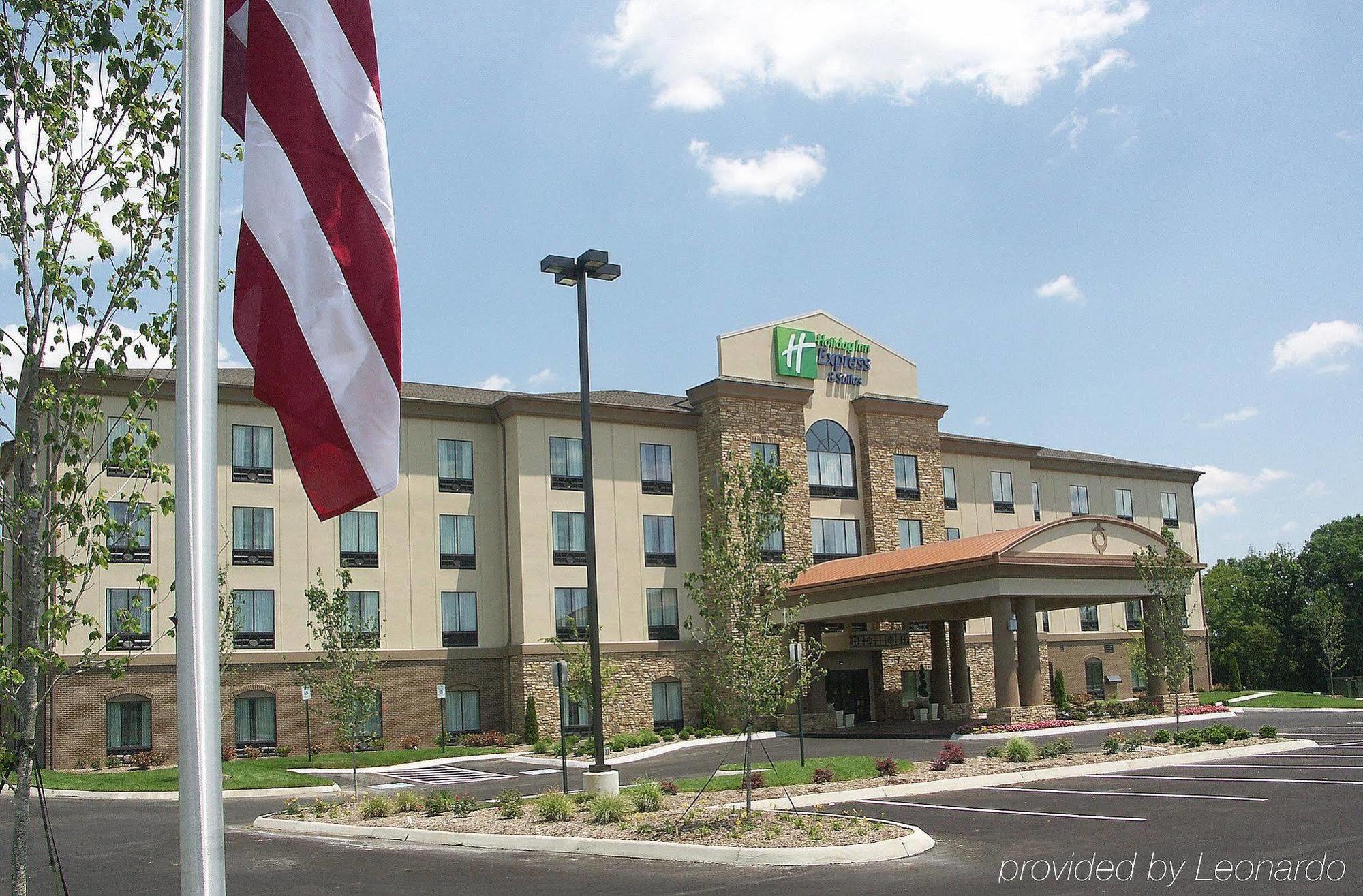 Holiday Inn Express & Suites - Cleveland Northwest By Ihg Zewnętrze zdjęcie