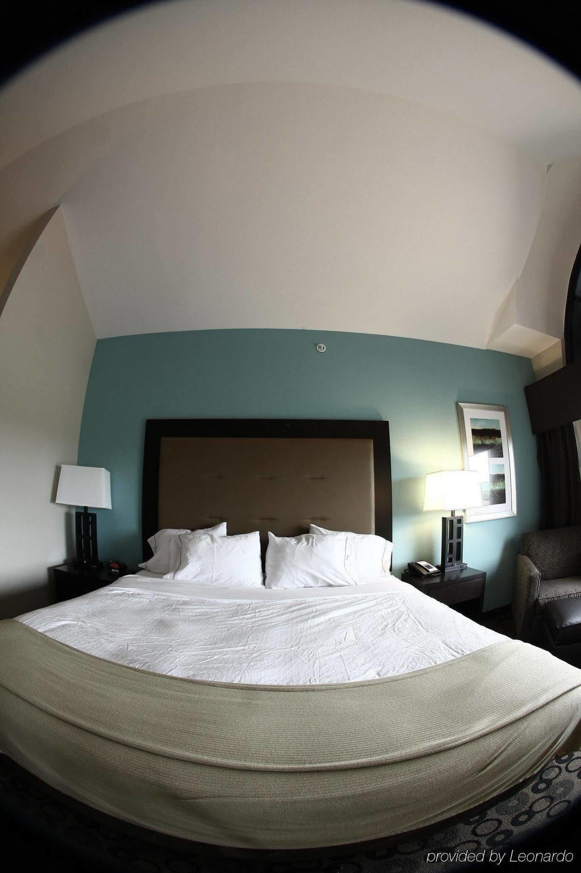 Holiday Inn Express & Suites - Cleveland Northwest By Ihg Zewnętrze zdjęcie